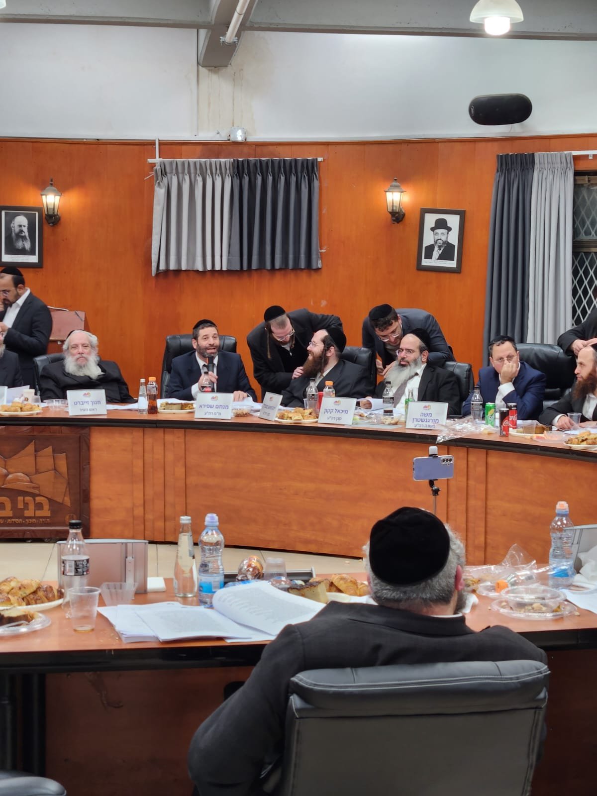 באדיבות המצלם