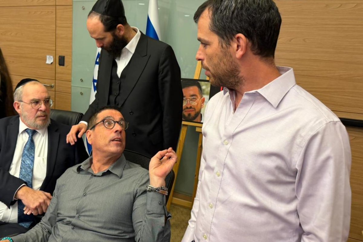 באדיבות המצלם