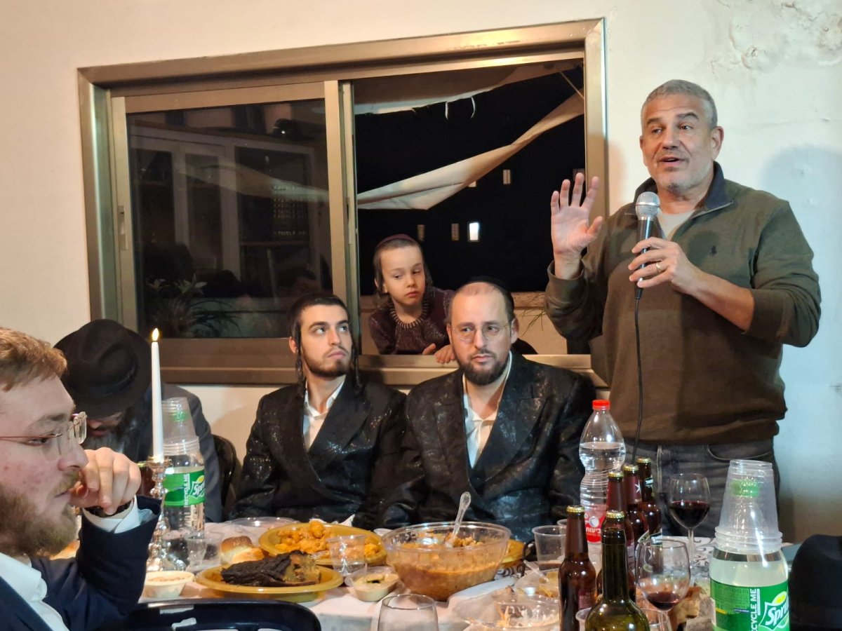 באדיבות המצלם