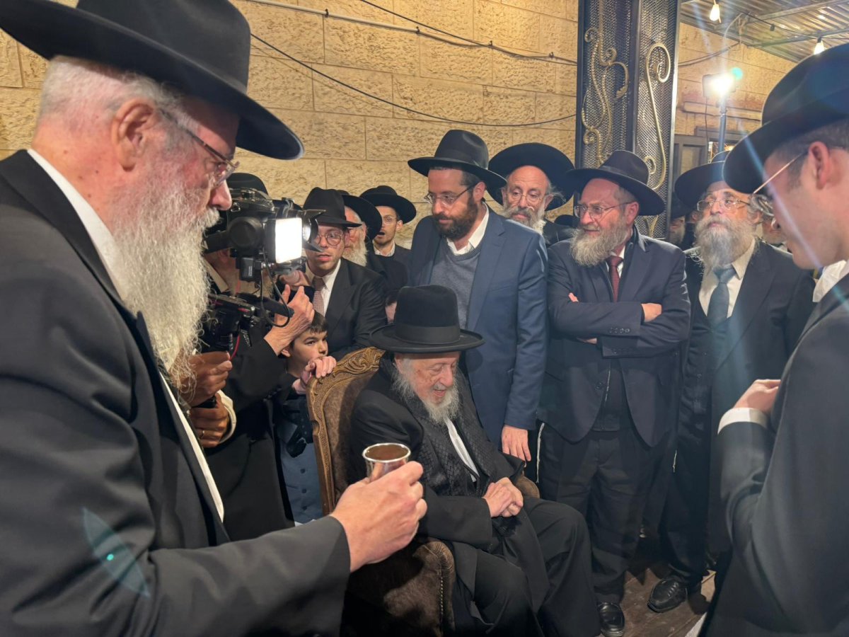 באדיבות המצלם