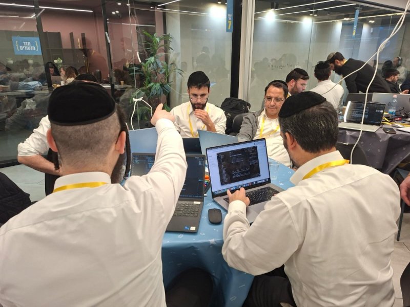יחצ