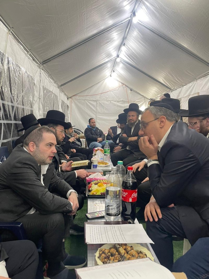 באדיבות המצלם