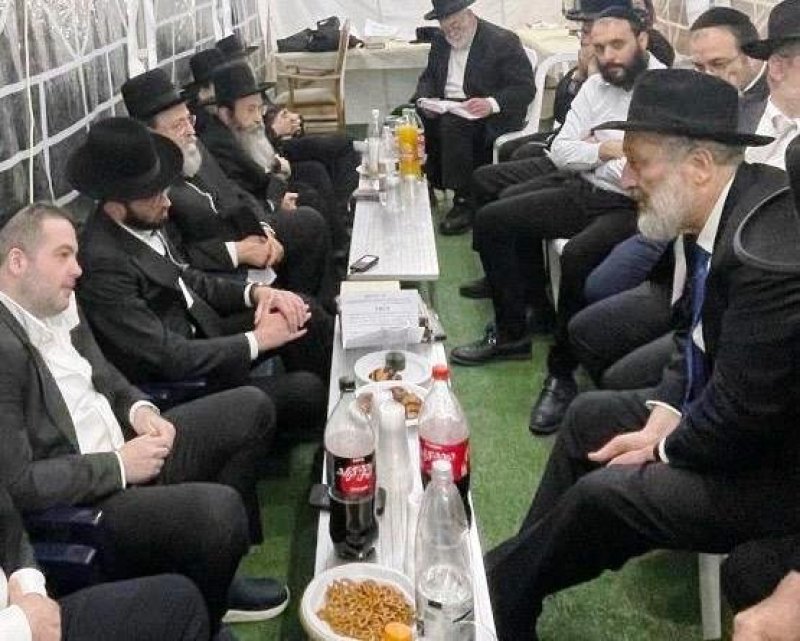 באדיבות המצלם