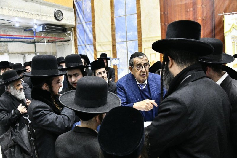 באדיבות המצלם