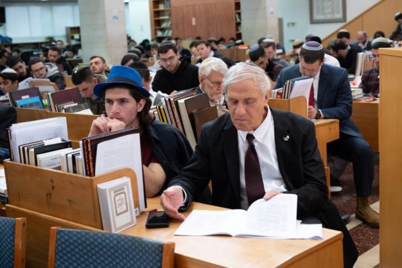 באדיבות המצלם
