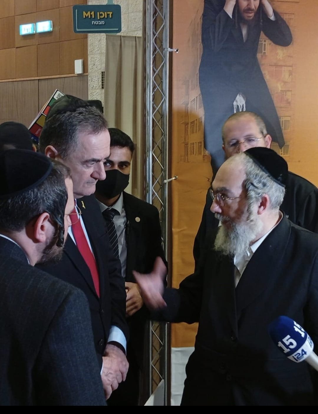 באדיבות המצלם