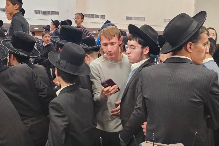 באדיבות המצלם