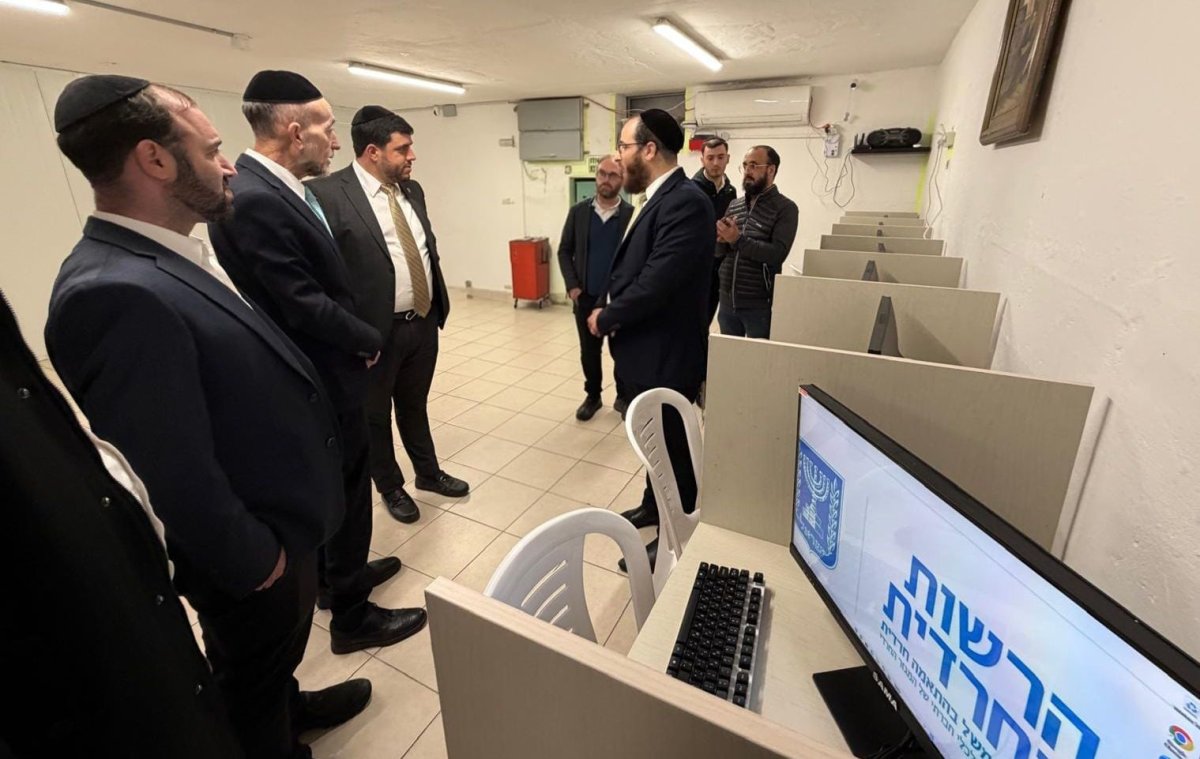 באדיבות המצלם