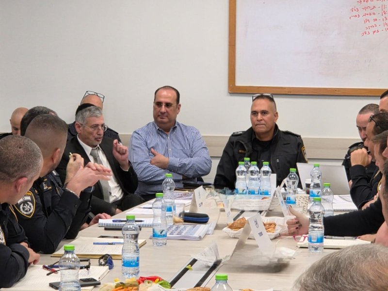 יחצ
