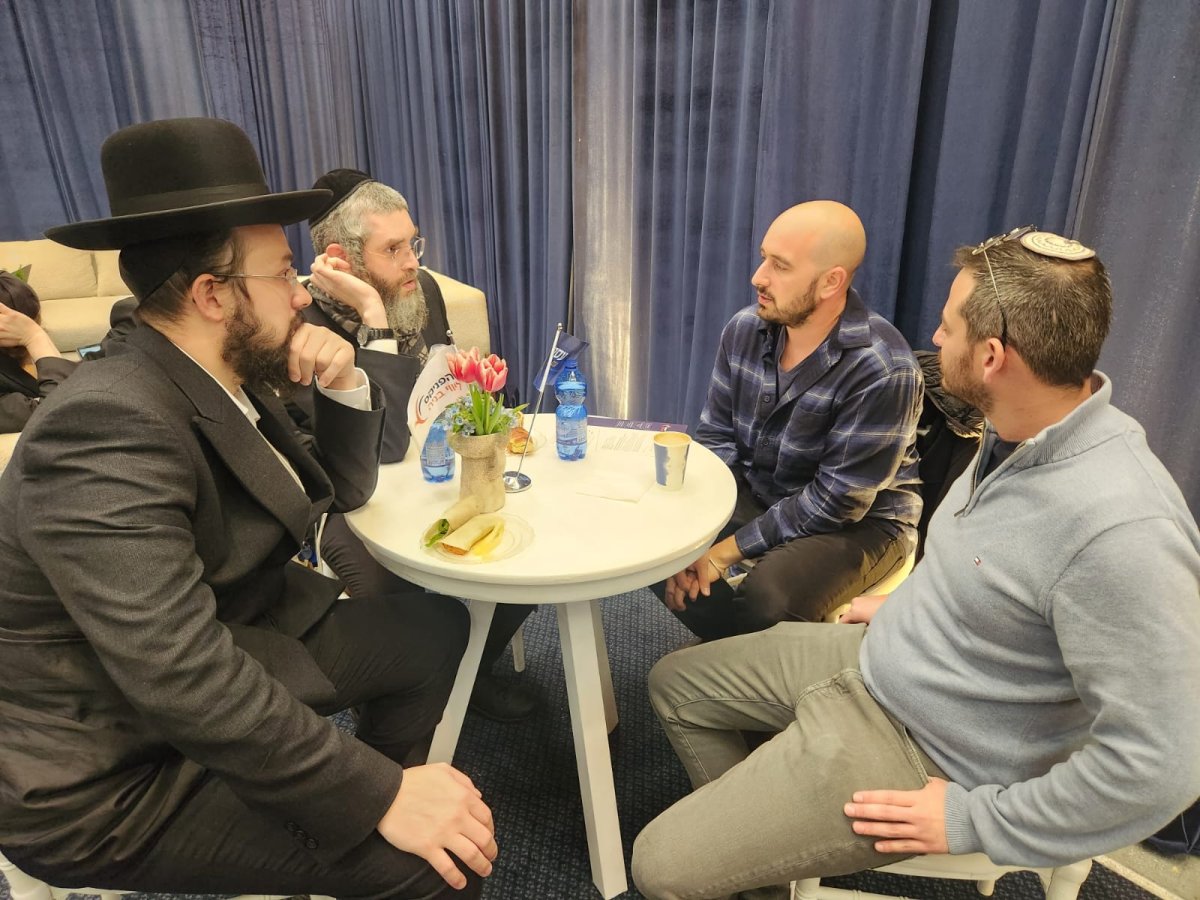 באדיבות המצלם