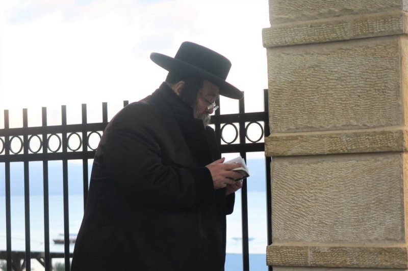 מ. אדלר