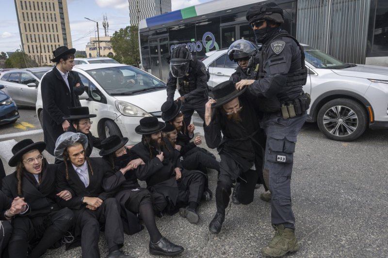 חיים גולדברג, פלאש 90