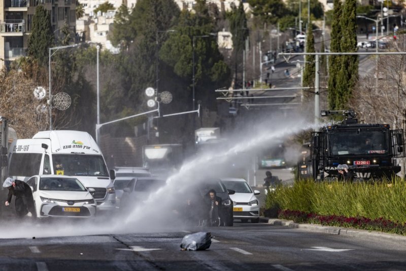 חיים גולדברג, פלאש 90