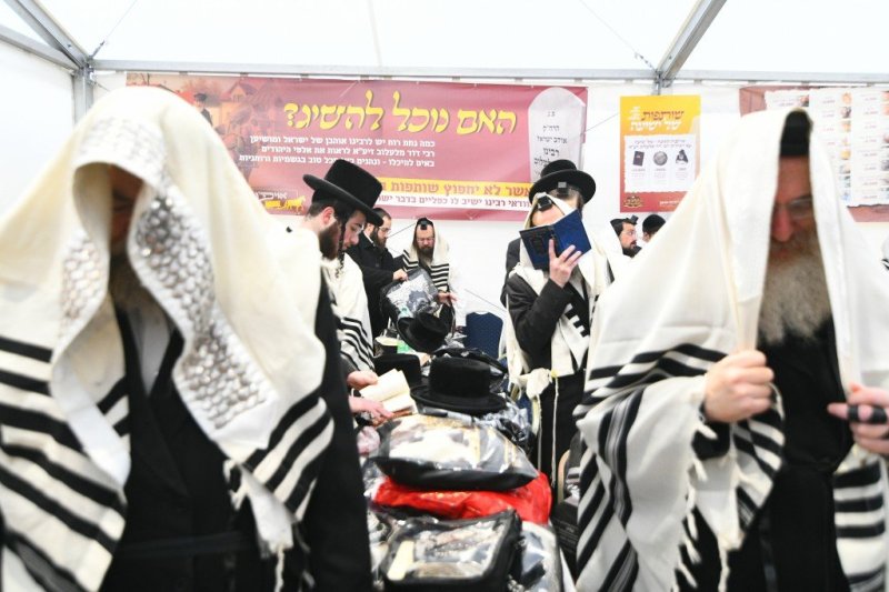 ארי קופרשטוק - פולין