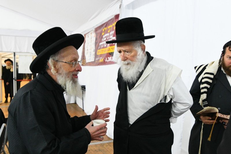 ארי קופרשטוק - פולין