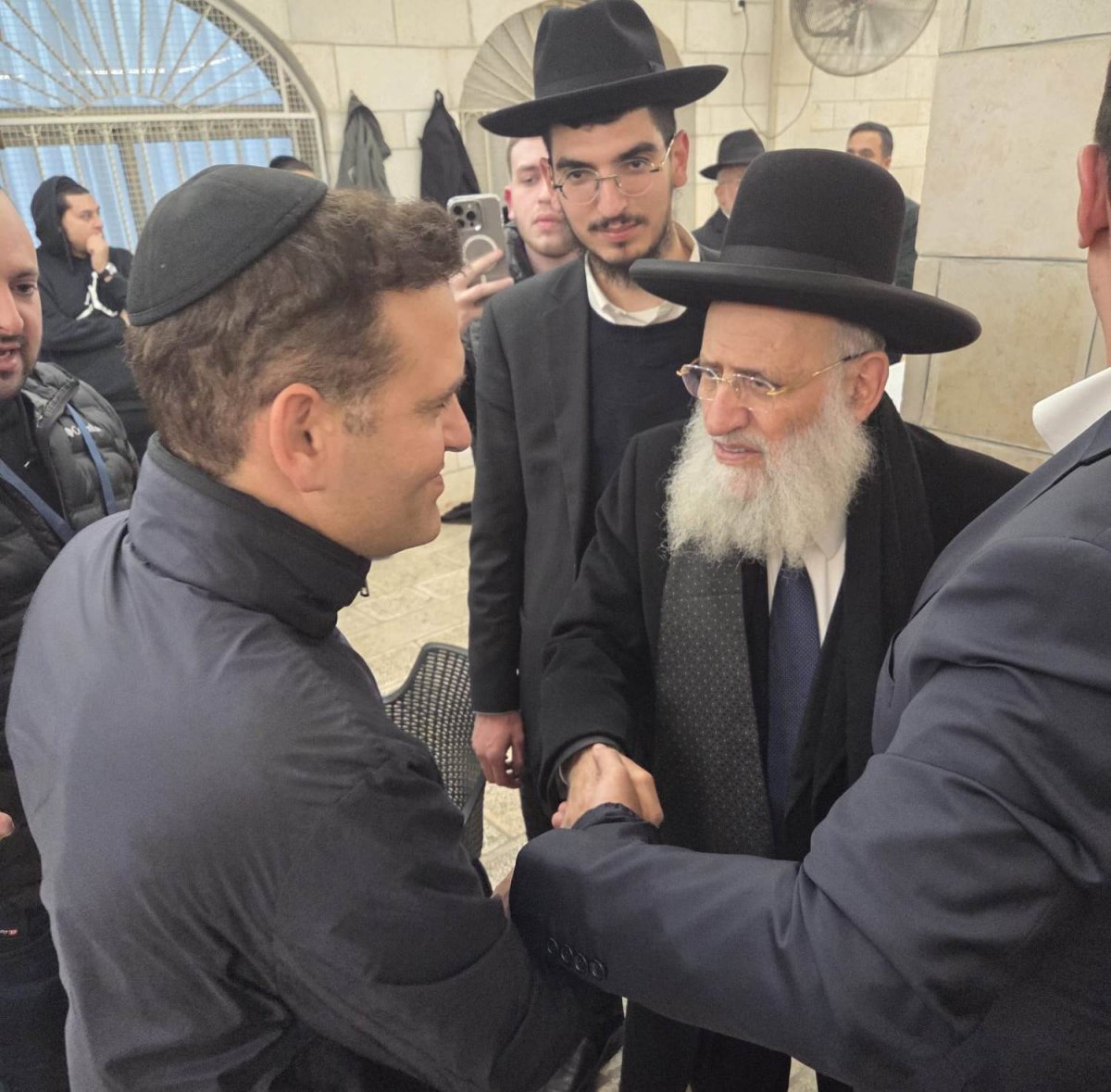 באדיבות המצלם