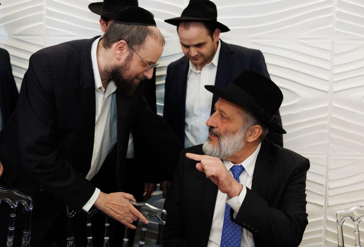 דניאל נפוסי