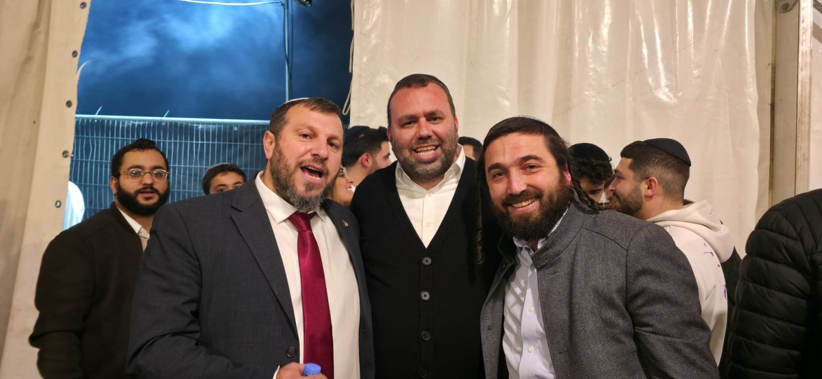 באדיבות המצלם