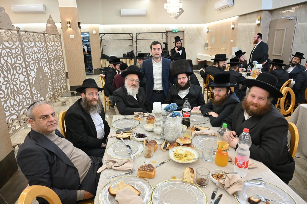 באדיבות המצלם