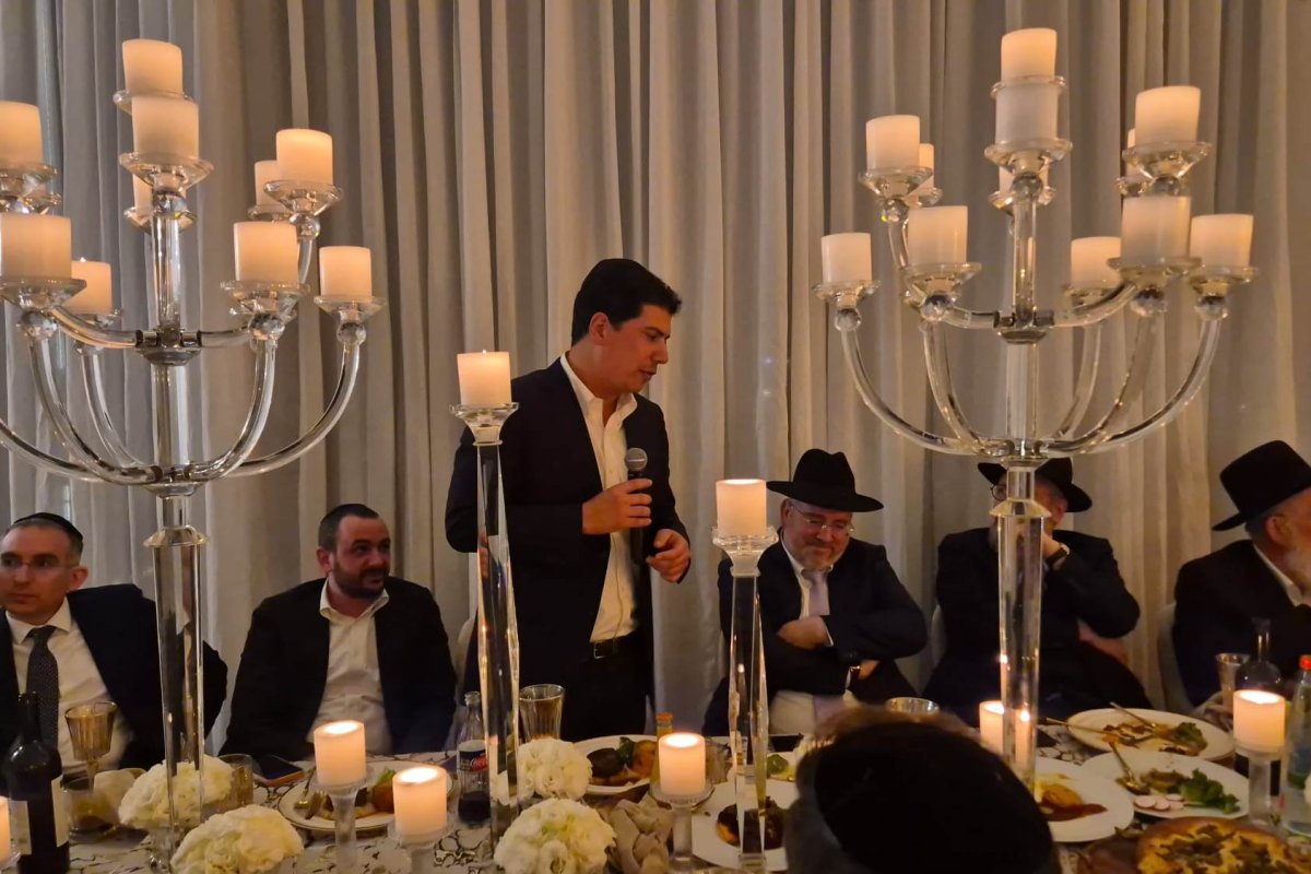 באדיבות המצלם