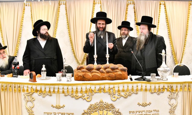 האדמו"ר ערך טיש יארצייט לאביו בשילוב יום הצלתו מתאונה טראגית