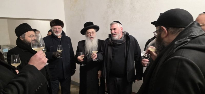יחצ
