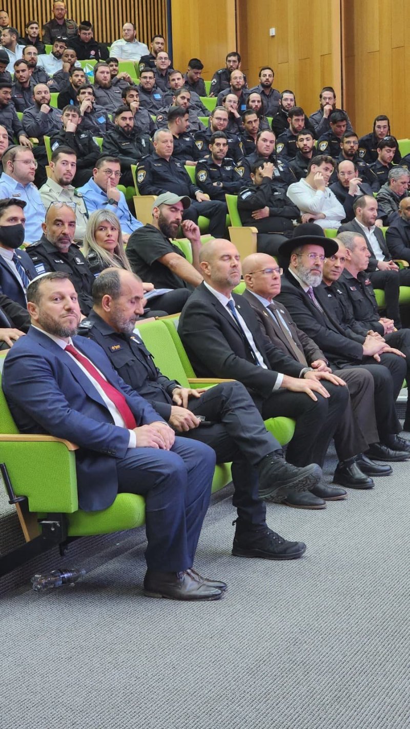 באדיבות המצלם