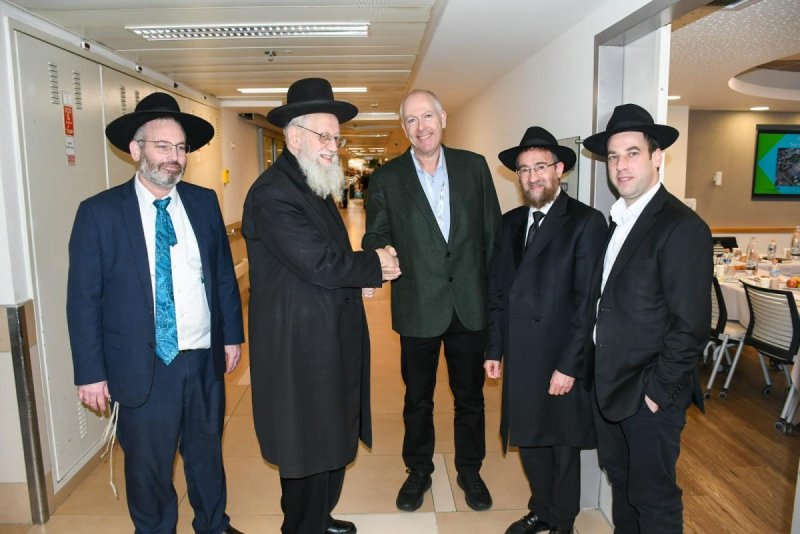 יחצ