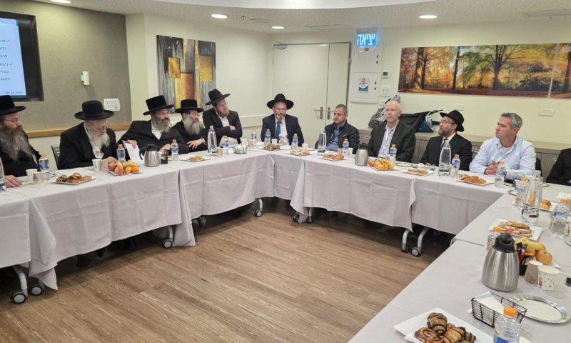 רבני הקהילה החרדית בחיפה ערכו סיור מקיף בביה"ח כרמל מקבוצת כללית