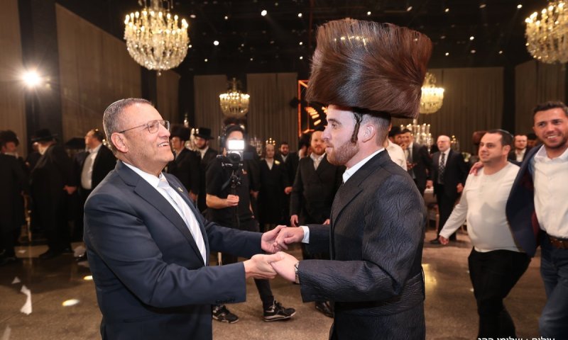 יועץ התקשורת רפי פרלשטיין התחתן בחתונה יוקרתית | גלריה