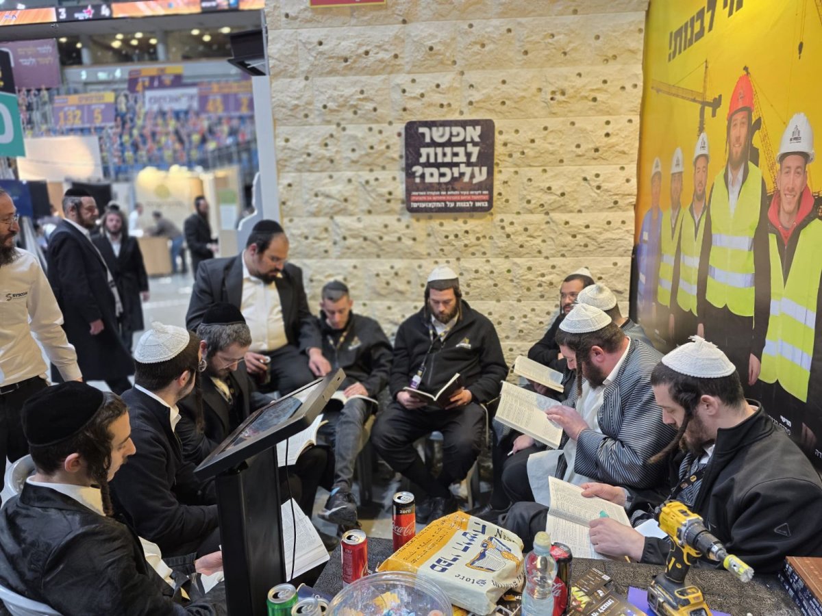 באדיבות המצלם