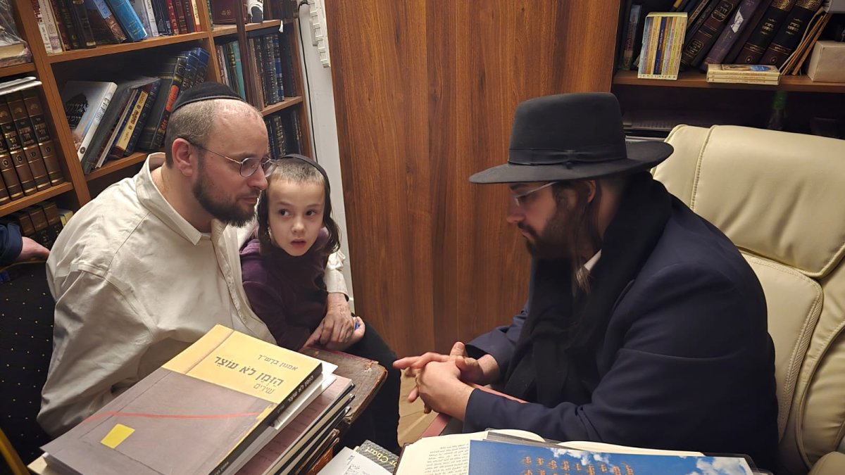 באדיבות המצלם