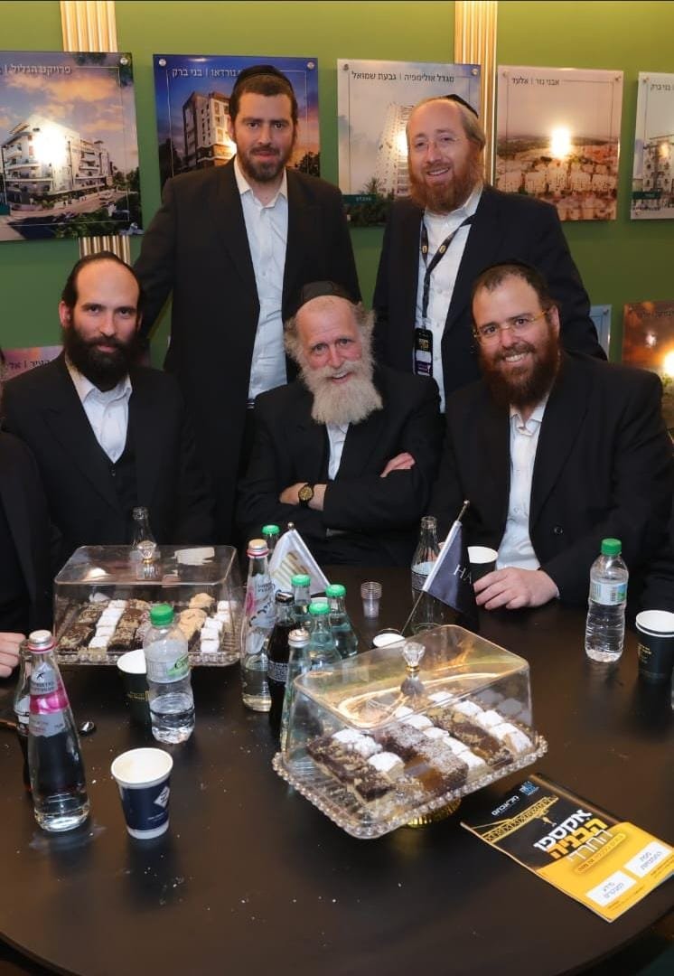 באדיבות המצלם