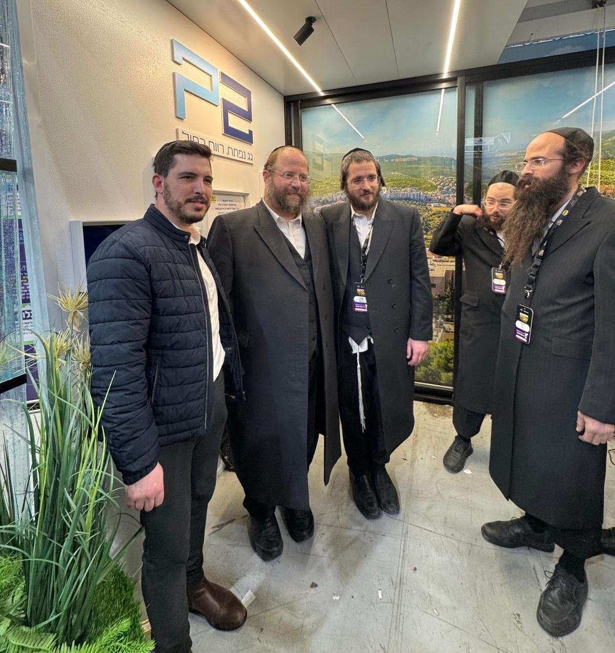 באדיבות המצלם