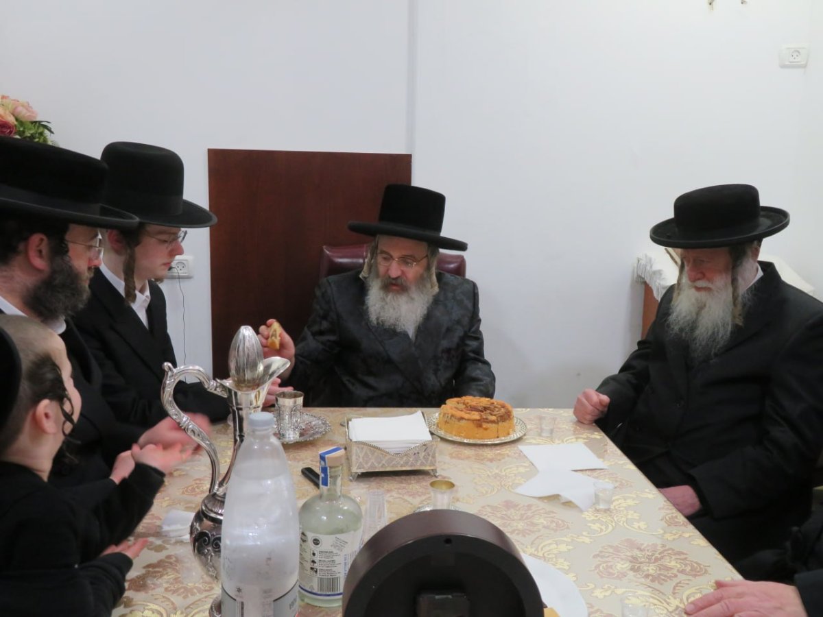 באדיבות המצלם
