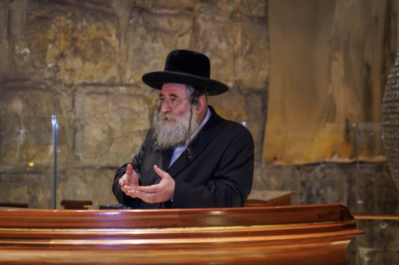 דניאל נפוסי