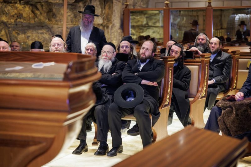 דניאל נפוסי