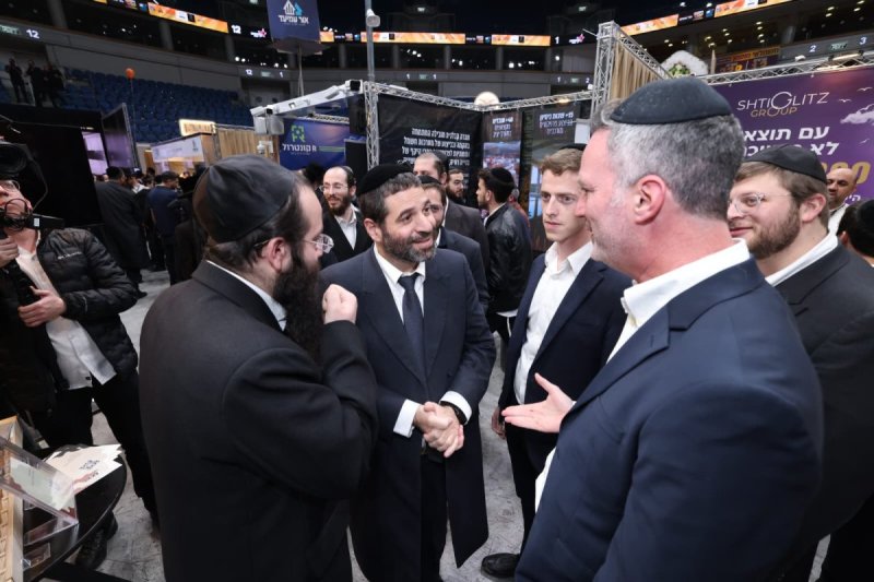 יעקב נחומי, אריאל אוחנה, אברהם כהן