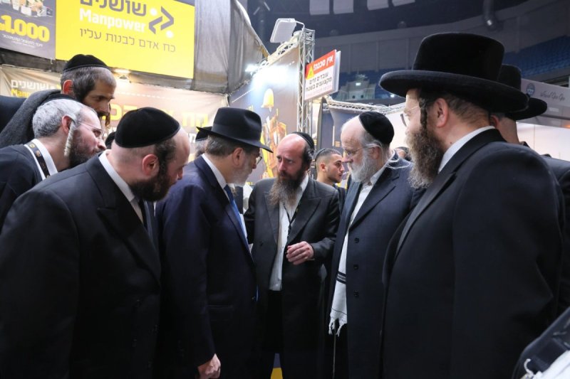 יעקב נחומי, אריאל אוחנה, אברהם כהן