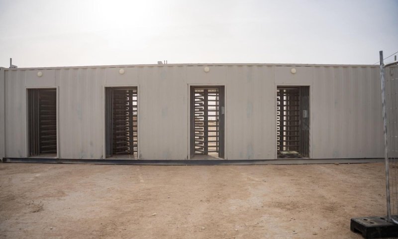 מעבר רפיח נפתח לעזתים, בחמאס מתלוננים על ההגבלות