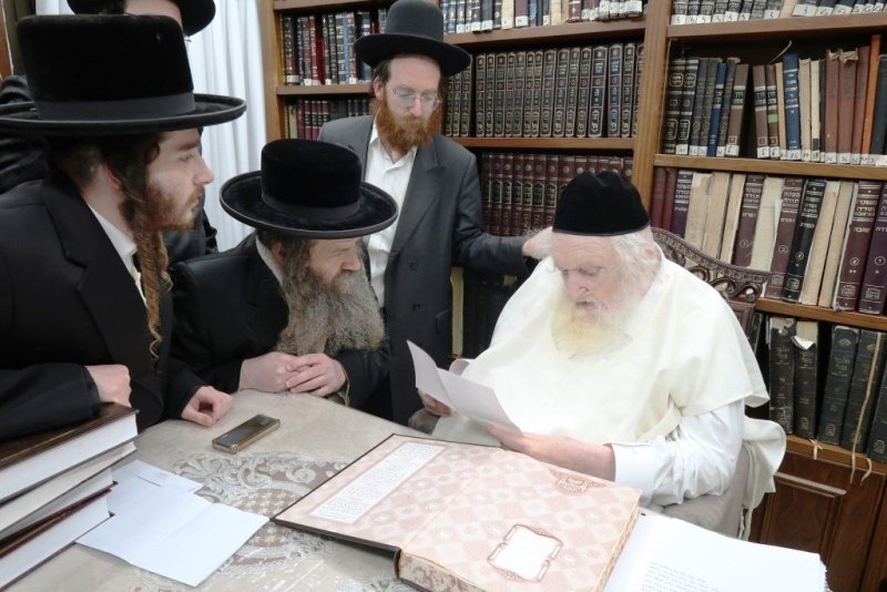 באדיבות המצלם