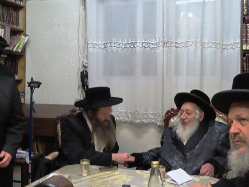 באדיבות המצלם