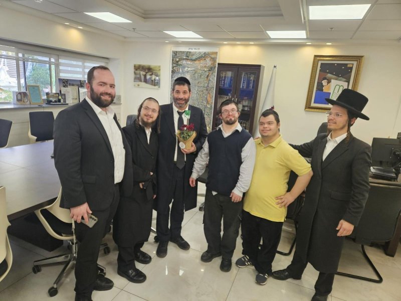 יחצ
