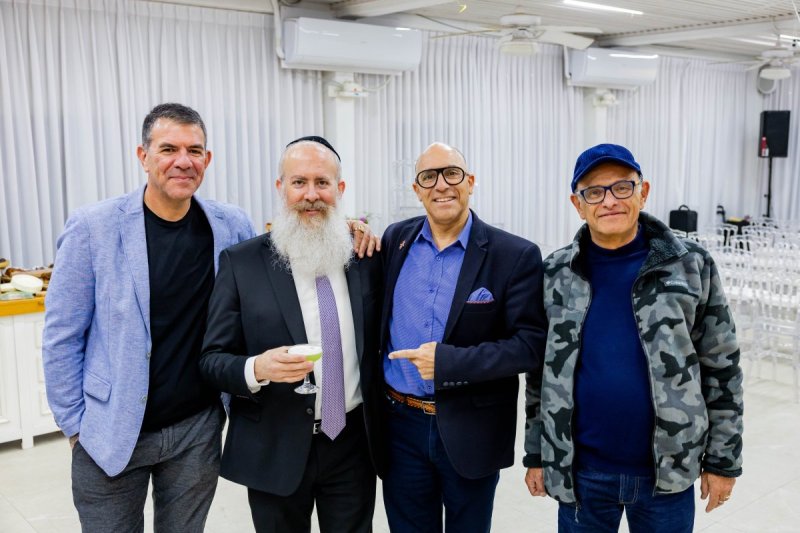 מנדי טויטו