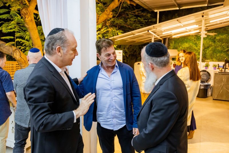 מנדי טויטו