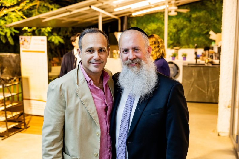 מנדי טויטו