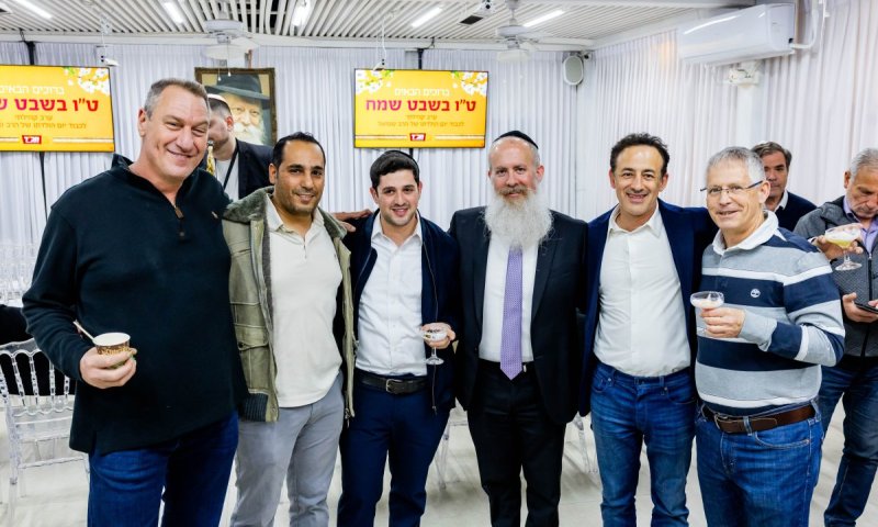 מפגן של אחדות בסביון: צמרת המשק והתושבים חגגו לרב הקהילה