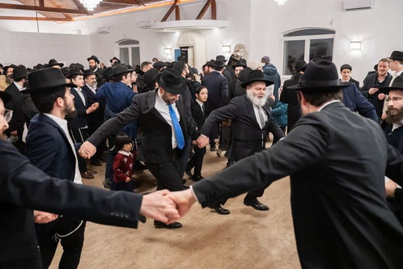 באדיבות המצלם
