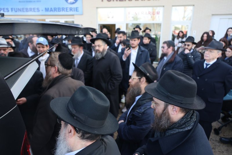 מרדכי לובעצקי