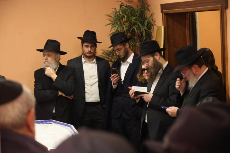 מרדכי לובעצקי